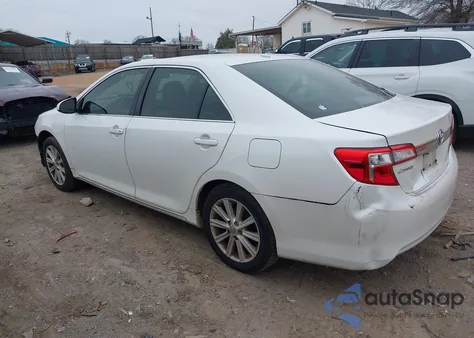 2014 Toyota Camry Xle z USA, uszkodzony, nr VIN 4T1BF1FK4EU404503